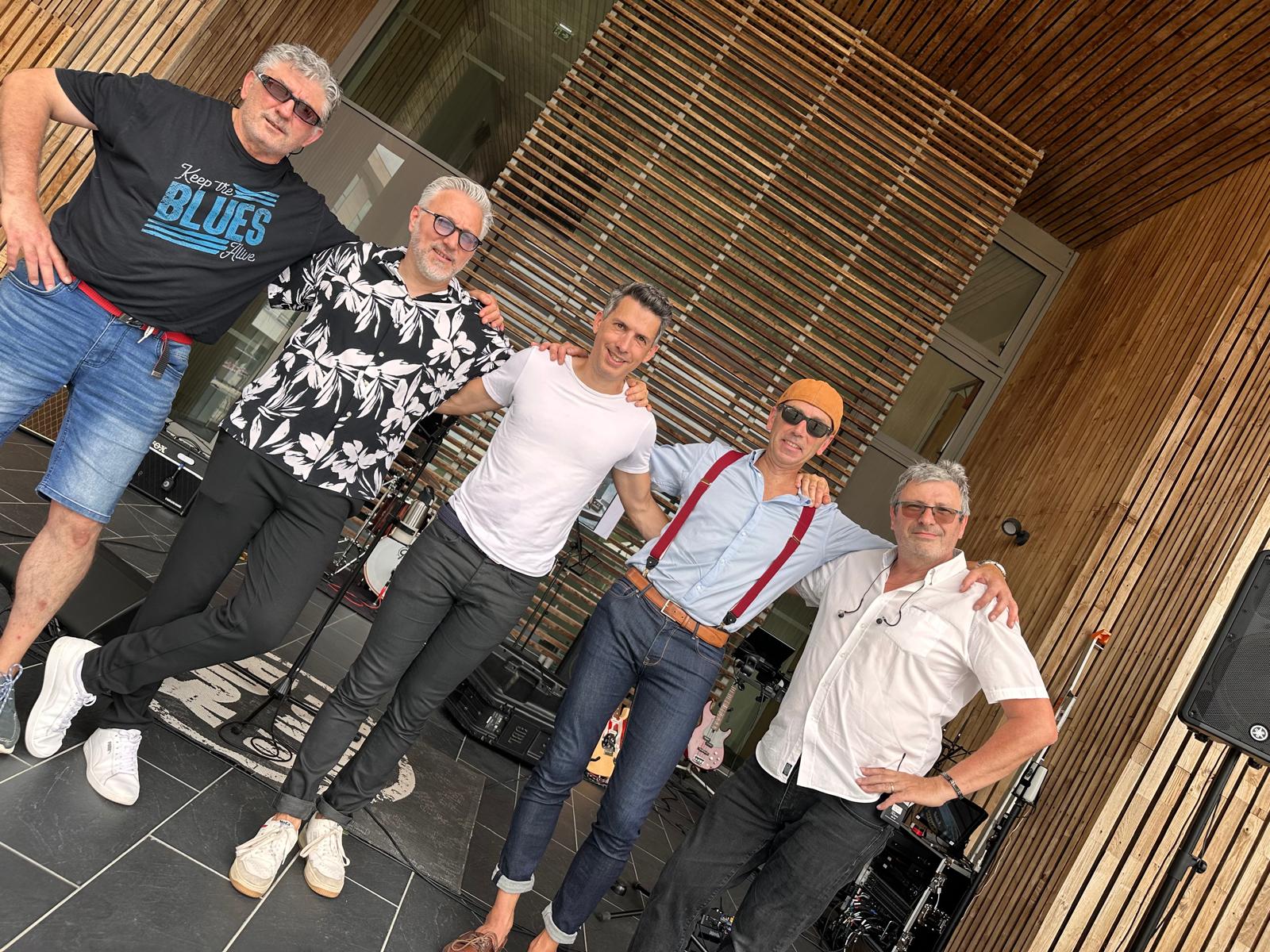 Les cinq musiciens de K’Fé Serré