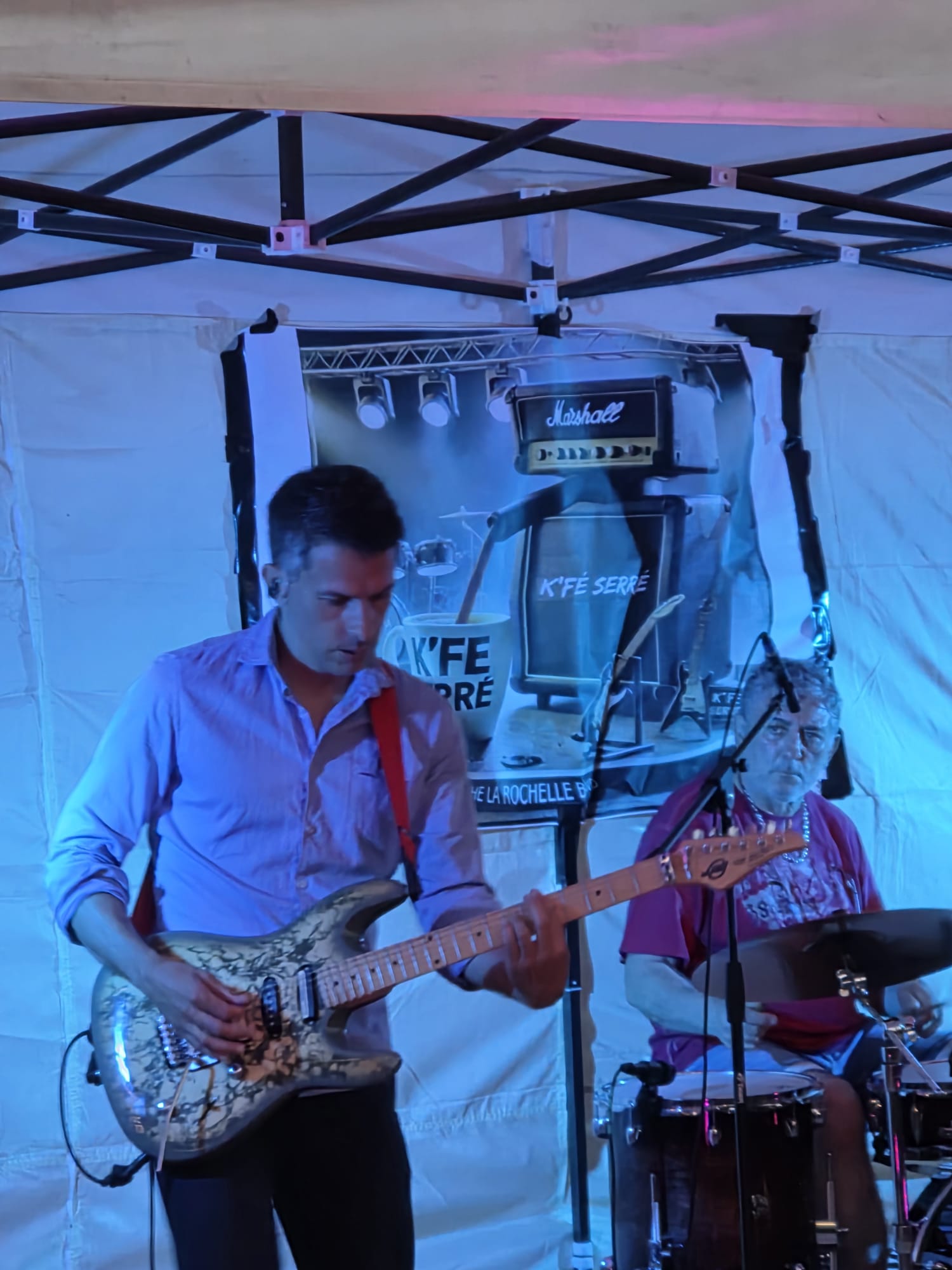 Nicolas à la guitare solo
